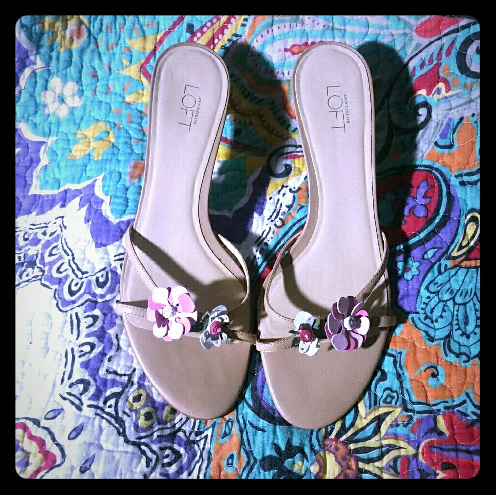 Adorable Loft floral sandals size 9M